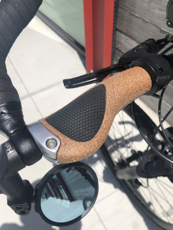 Ergonomic Lock-on Bicycle Handlebar Grips